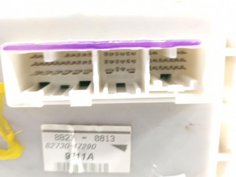 Recambio de caja reles / fusibles para toyota prius (nhw20) basis referencia OEM IAM 8273047290  
