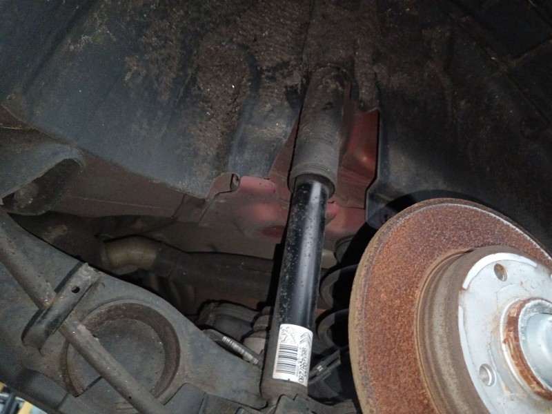 Recambio de amortiguador trasero izquierdo para citroën c3 elle referencia OEM IAM   