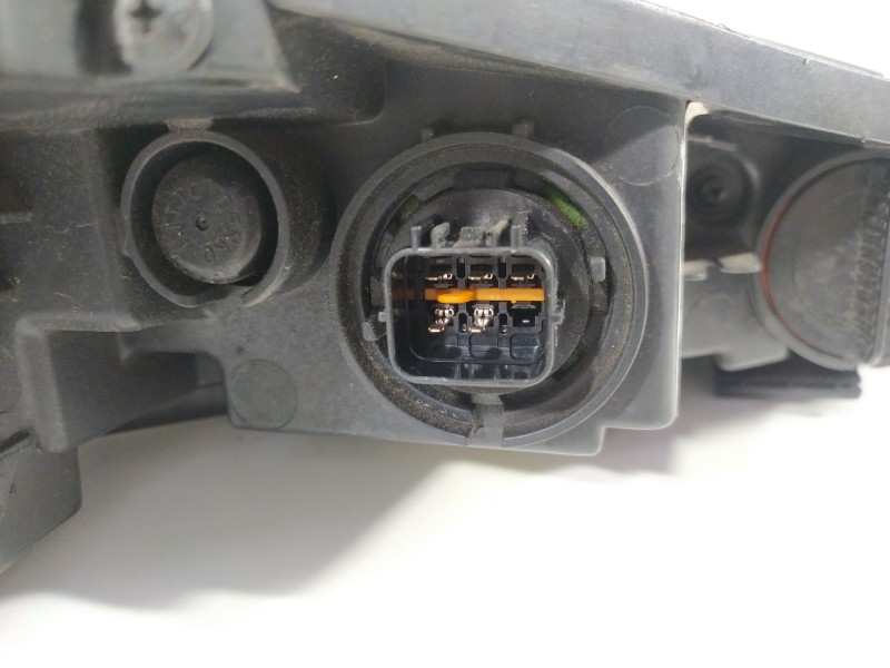 Recambio de piloto delantero izquierdo para hyundai kona tecno 2wd referencia OEM IAM 92207J9000  