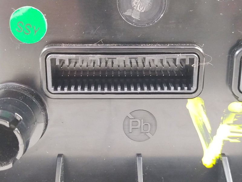 Recambio de mando climatizador para hyundai kona tecno 2wd referencia OEM IAM 97250J9371  