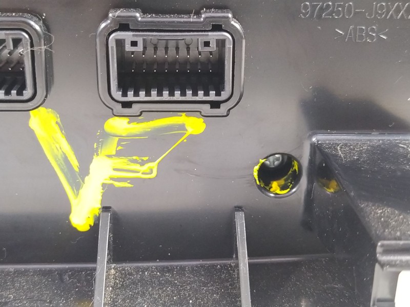 Recambio de mando climatizador para hyundai kona tecno 2wd referencia OEM IAM 97250J9371  