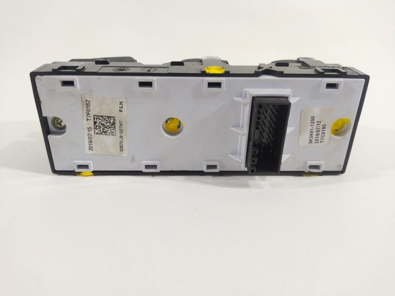 Recambio de mando elevalunas delantero izquierdo para hyundai kona tecno 2wd referencia OEM IAM 93570J9150TMT  3K54911200