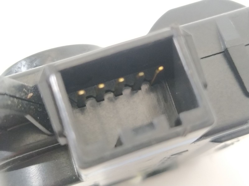 Recambio de motor apertura trampillas climatizador para hyundai kona tecno 2wd referencia OEM IAM H400730891  