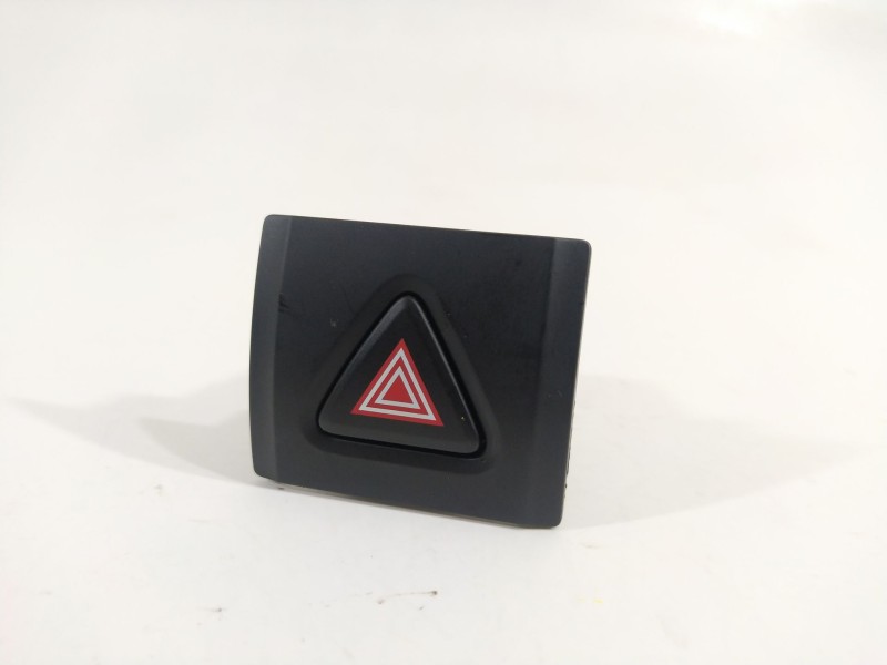 Recambio de warning para hyundai kona tecno 2wd referencia OEM IAM 93790J9000  