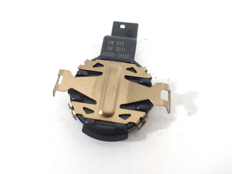 Recambio de sensor para hyundai kona tecno 2wd referencia OEM IAM 960003N500  