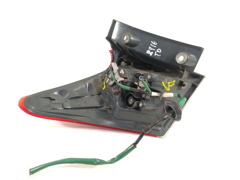 Recambio de piloto trasero derecho para toyota auris active referencia OEM IAM 8155102A61  