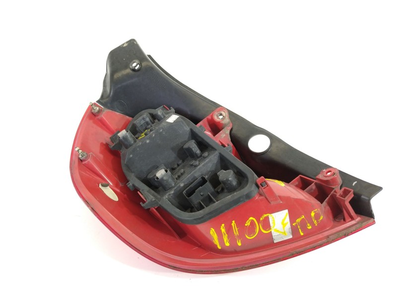 Recambio de piloto trasero derecho para renault clio iii 20 aniversario referencia OEM IAM 8200459960  