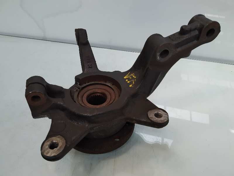 Recambio de mangueta delantera izquierda para renault kangoo expression referencia OEM IAM 8200755585  