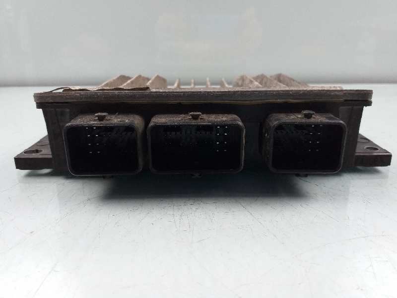 Recambio de centralita motor uce para renault kangoo furgón confort referencia OEM IAM 8200909666 8200911560 