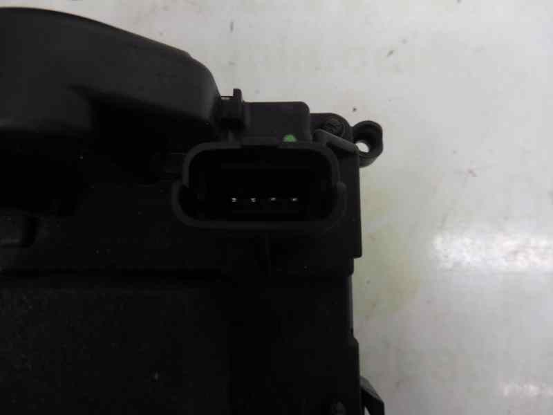 Recambio de cerradura puerta trasera derecha para renault clio iii emotion referencia OEM IAM   