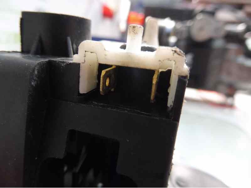 Recambio de cerradura puerta delantera izquierda para renault clio ii fase ii (b/cb0) campus referencia OEM IAM   