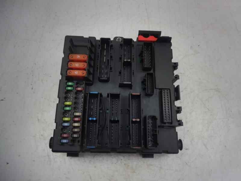 Recambio de caja reles / fusibles para opel vectra c berlina elegance referencia OEM IAM 13205776  519164008