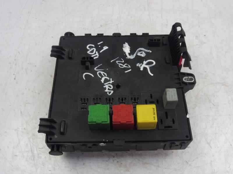 Recambio de caja reles / fusibles para opel vectra c berlina elegance referencia OEM IAM 13205776  519164008