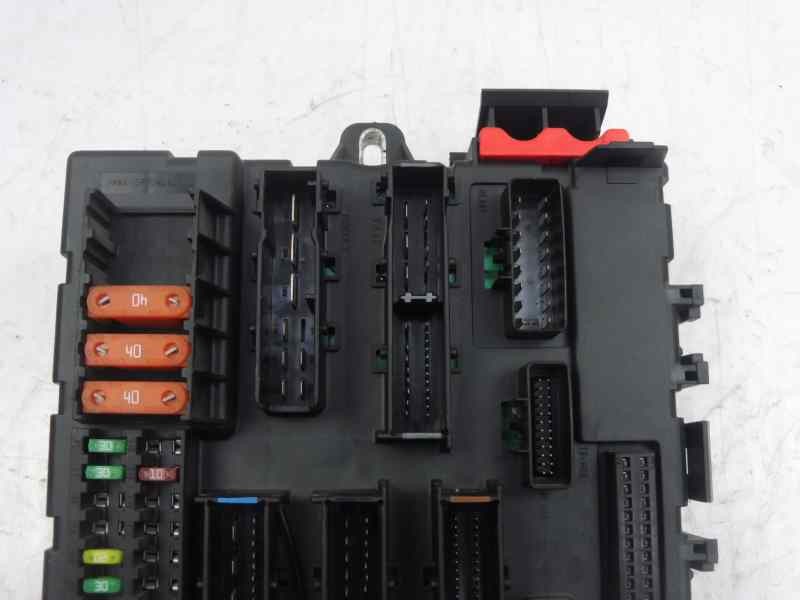 Recambio de caja reles / fusibles para opel vectra c berlina elegance referencia OEM IAM 13205776  519164008