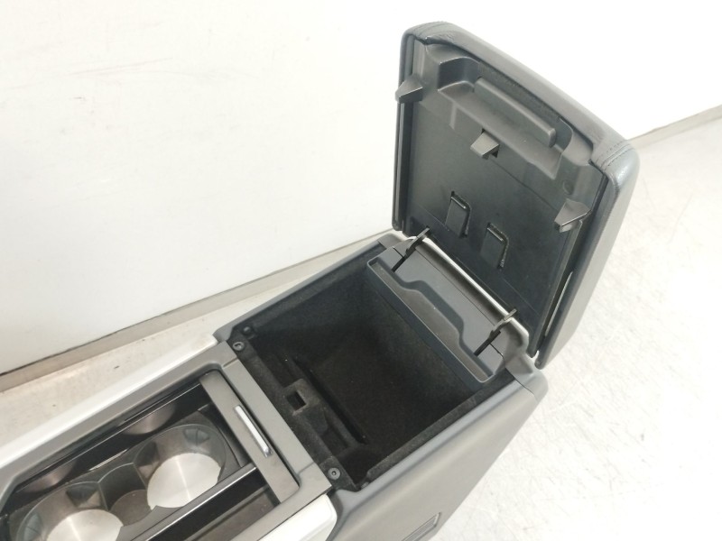 Recambio de consola central para land rover range rover evoque (l538) 2.0 d 4x4 referencia OEM IAM BJ32044C72  