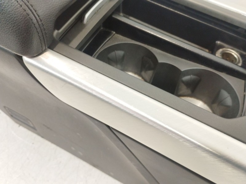 Recambio de consola central para land rover range rover evoque (l538) 2.0 d 4x4 referencia OEM IAM BJ32044C72  