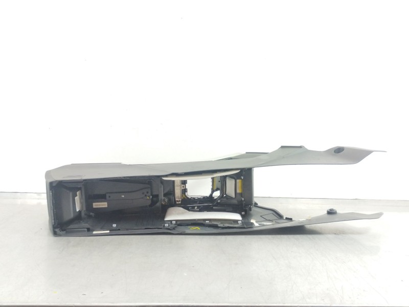 Recambio de consola central para land rover range rover evoque (l538) 2.0 d 4x4 referencia OEM IAM BJ32044C72  