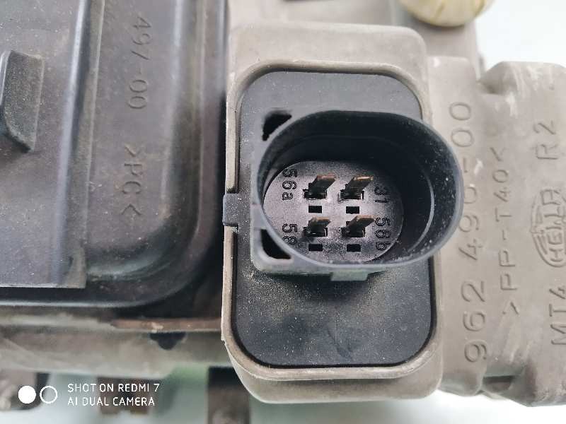 Recambio de faro derecho para volkswagen polo berlina (6n2) trendline referencia OEM IAM 6N1941018AA  