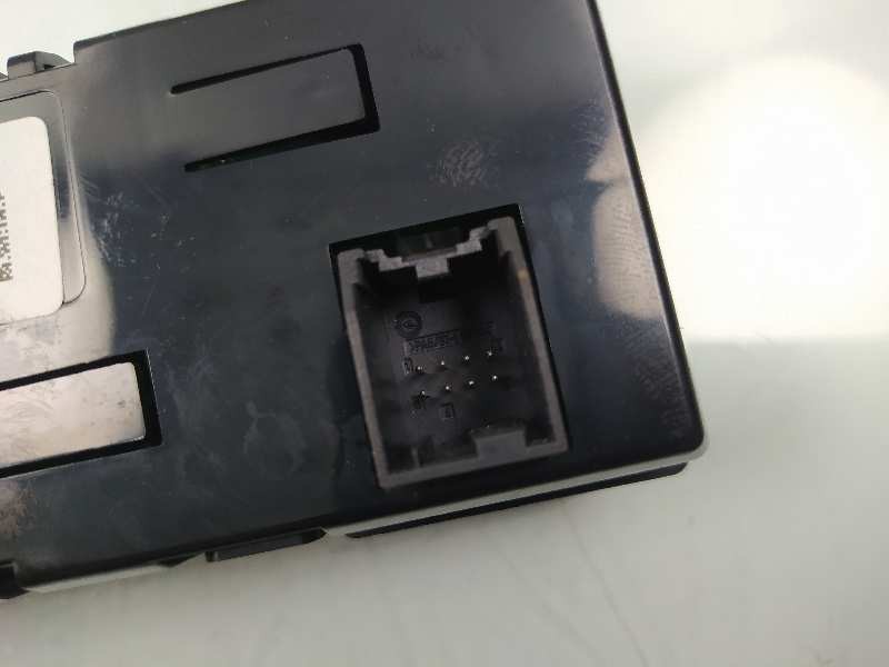 Recambio de pantalla multifuncion para opel meriva b design edition referencia OEM IAM 13390277 565412769 23500341