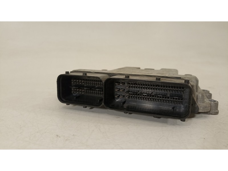 Recambio de centralita motor uce para opel zafira b cosmo referencia OEM IAM 55198922  