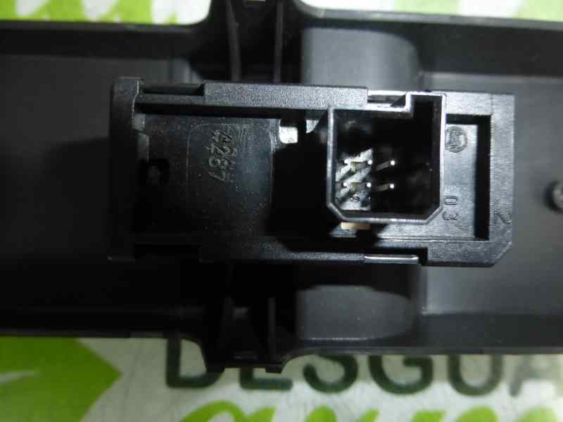 Recambio de mando elevalunas delantero derecho para opel astra h ber. cosmo referencia OEM IAM 13197132  93162638 Recambio de mando elevalunas delantero derecho para opel astra h ber. cosmo referencia OEM IAM 13197132  93162638