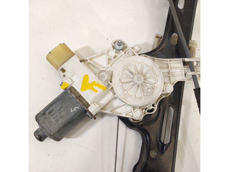 Recambio de elevalunas delantero derecho para bmw serie 1 berlina (e81/e87) 120d referencia OEM IAM 6927028 7067796 0130822227