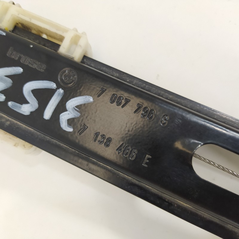 Recambio de elevalunas delantero derecho para bmw serie 1 berlina (e81/e87) 120d referencia OEM IAM 6927028 7067796 0130822227