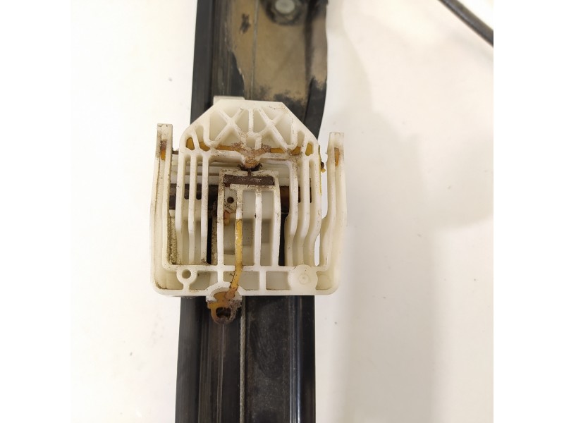 Recambio de elevalunas delantero derecho para bmw serie 1 berlina (e81/e87) 120d referencia OEM IAM 6927028 7067796 0130822227