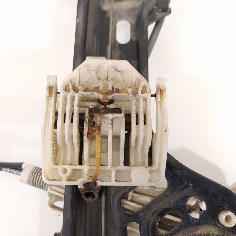 Recambio de elevalunas delantero derecho para bmw serie 1 berlina (e81/e87) 120d referencia OEM IAM 6927028 7067796 0130822227