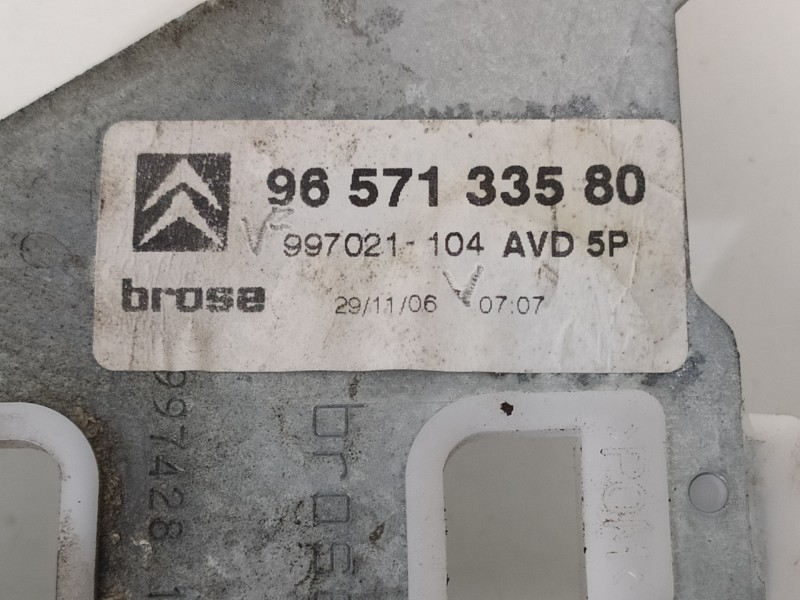 Recambio de elevalunas delantero derecho para citroën c4 berlina collection referencia OEM IAM 9681574880  