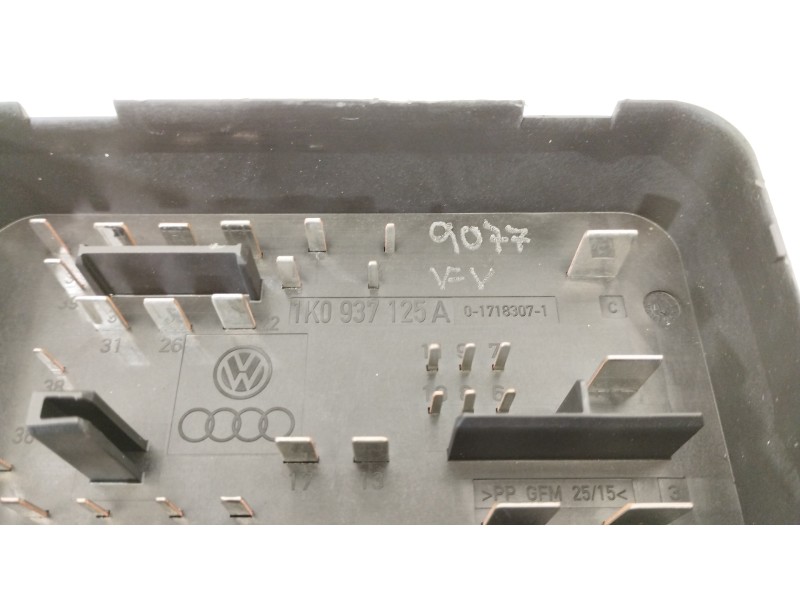 Recambio de caja reles / fusibles para seat altea (5p1) arena referencia OEM IAM 1K0937125A  
