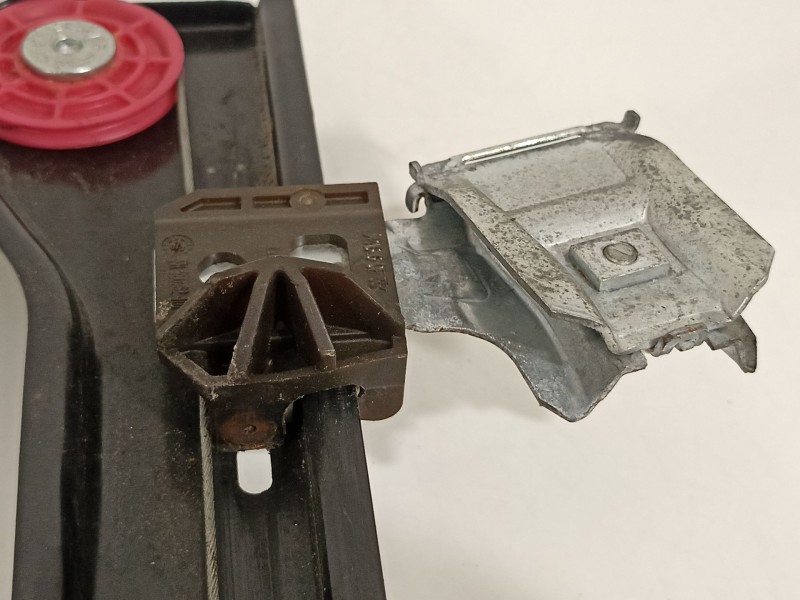 Recambio de elevalunas delantero izquierdo para saab 9-3 berlina 2.2 tid arc referencia OEM IAM 12755683  