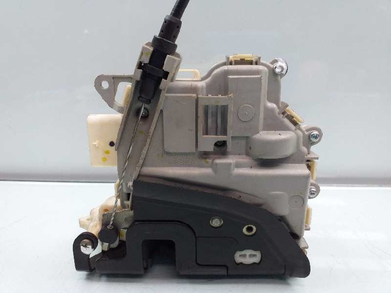 Recambio de cerradura puerta delantera derecha para seat leon (1p1) style copa referencia OEM IAM 1P1837016B  