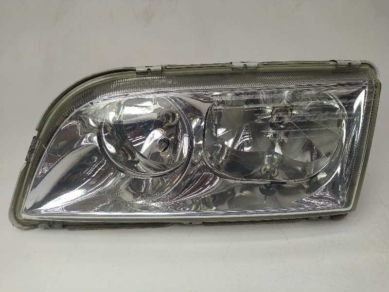 Recambio de faro izquierdo para volvo s40 berlina 1.9 d referencia OEM IAM   