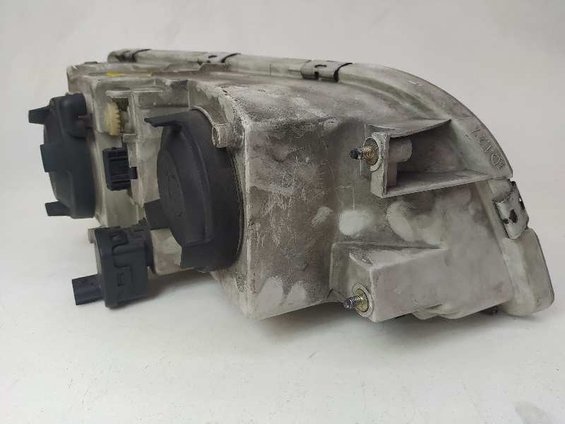 Recambio de faro izquierdo para volvo s40 berlina 1.9 d referencia OEM IAM   