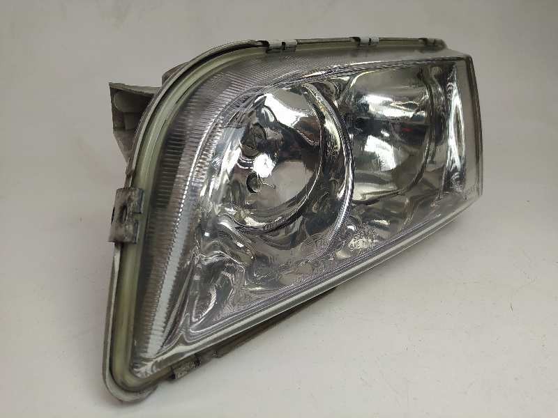 Recambio de faro izquierdo para volvo s40 berlina 1.9 d referencia OEM IAM   
