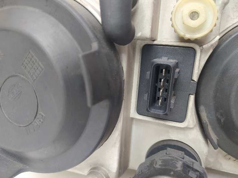 Recambio de faro izquierdo para volvo s40 berlina 1.9 d referencia OEM IAM   