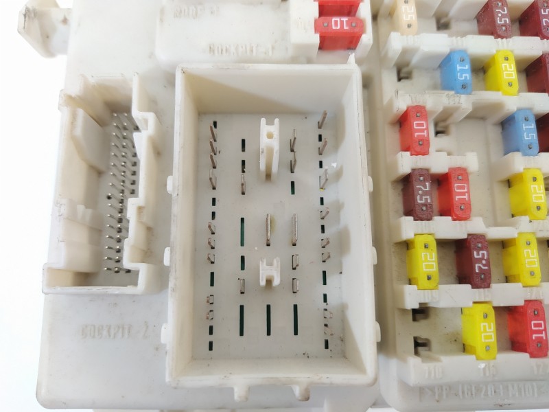 Recambio de caja reles / fusibles para ford c-max (cb3) ghia referencia OEM IAM 7M5T14A073CC  8M5T14014AAA