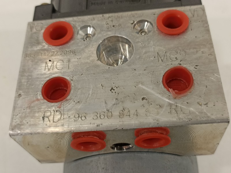 Recambio de abs para citroën xsara berlina 1.6 16v chrono referencia OEM IAM 96360844  