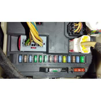 CAJA RELES / FUSIBLES 9666951980 