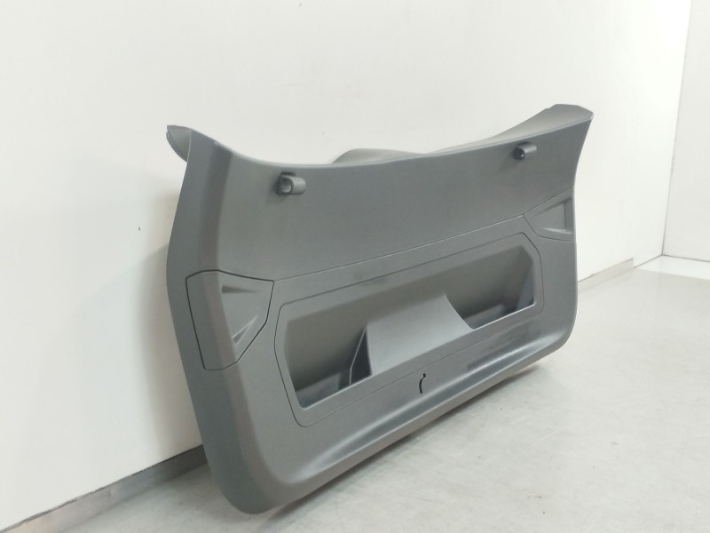 Recambio de guarnecido porton trasero para seat arona xperience referencia OEM IAM 6F9867601  