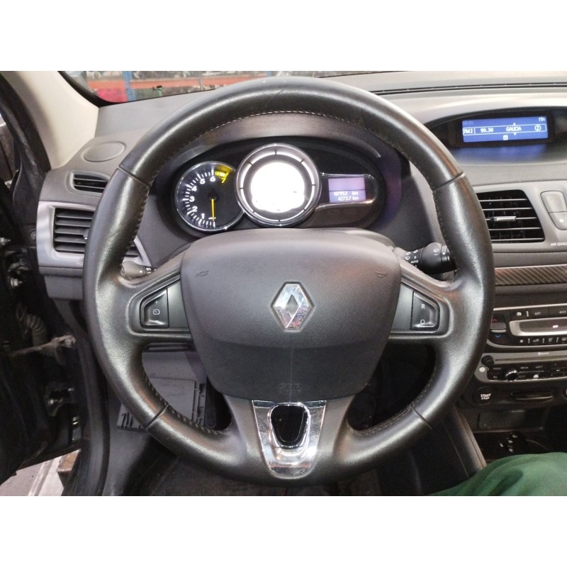 Recambio de volante para renault megane iii berlina 5 p dynamique referencia OEM IAM   