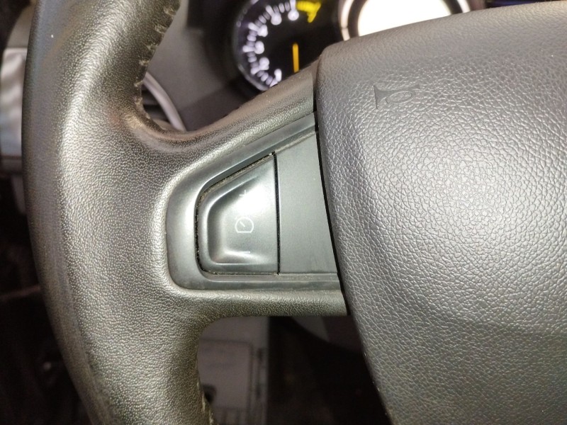 Recambio de volante para renault megane iii berlina 5 p dynamique referencia OEM IAM   