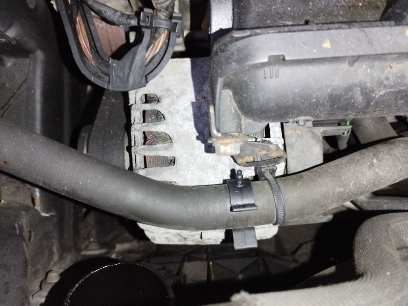 Recambio de alternador para renault megane iii berlina 5 p dynamique referencia OEM IAM   