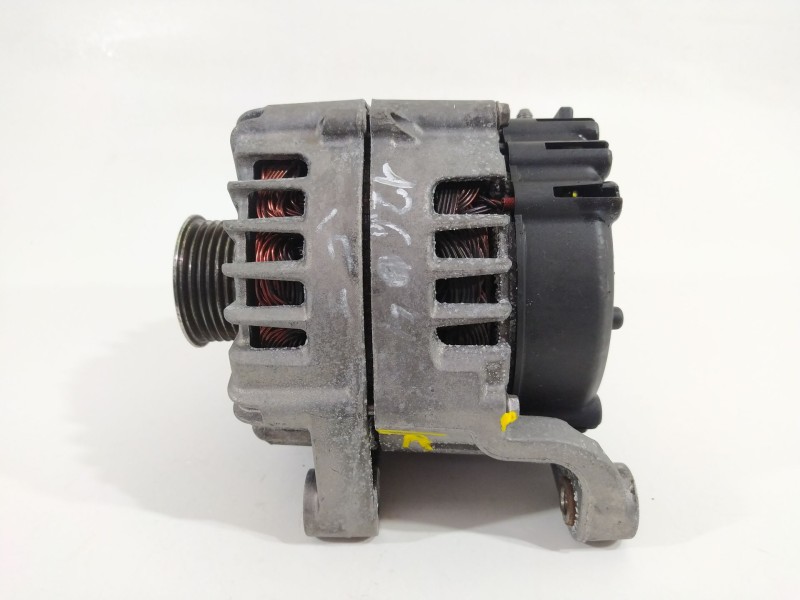 Recambio de alternador para bmw serie 3 berlina (e90) 320d referencia OEM IAM 12317802619  7802261