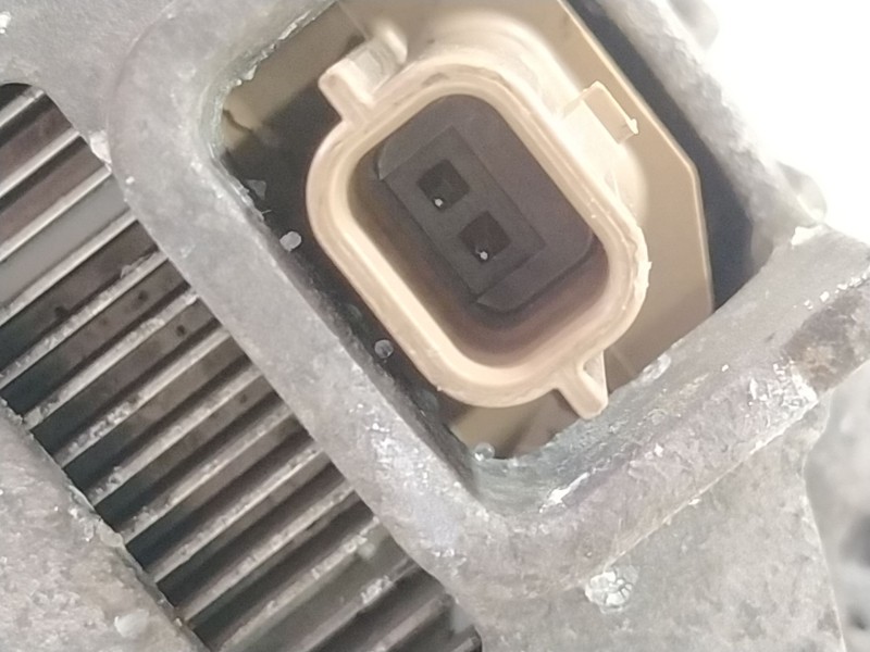 Recambio de alternador para opel vivaro b kasten/combi combi l1 2.7t referencia OEM IAM 231009096R  