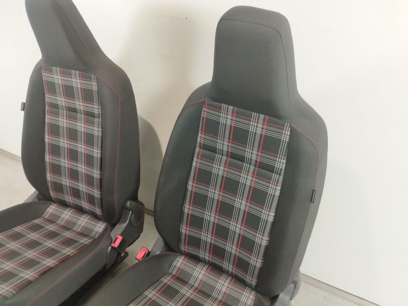 Recambio de juego asientos completo para volkswagen up gti referencia OEM IAM 1S0881106 1S0885319 1S0881105