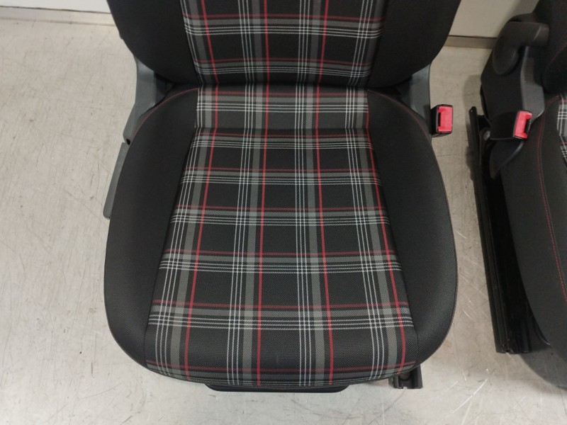 Recambio de juego asientos completo para volkswagen up gti referencia OEM IAM 1S0881106 1S0885319 1S0881105