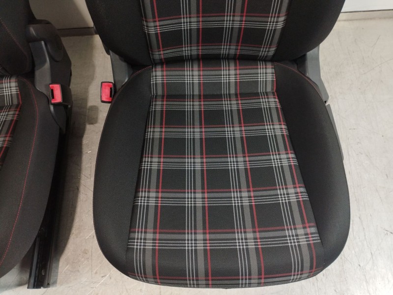 Recambio de juego asientos completo para volkswagen up gti referencia OEM IAM 1S0881106 1S0885319 1S0881105