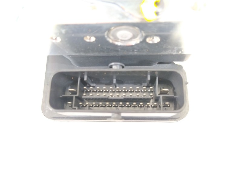 Recambio de abs para kia stonic (ybcuv) platinum edition referencia OEM IAM 58910H8480  